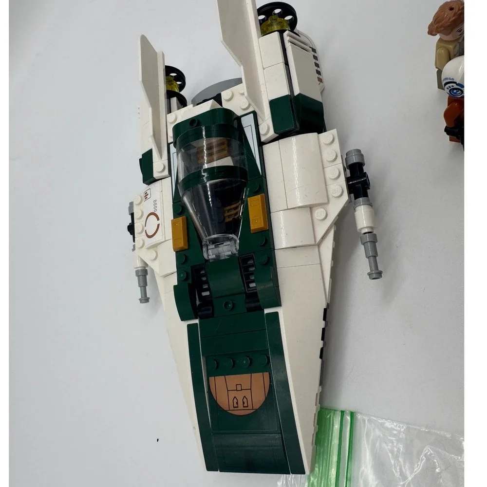 LEGO Star Wars Resistance A-Wing Starfighter 75248 Snap Wexley Lieutenant Connix